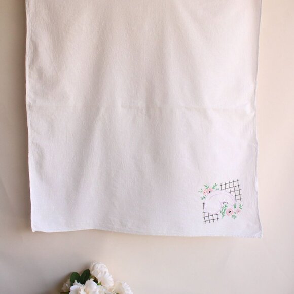 Vintage 1950s Tablecloth, Embroidered Eggplant, Or Kitchen Towel - Picture 7 of 10